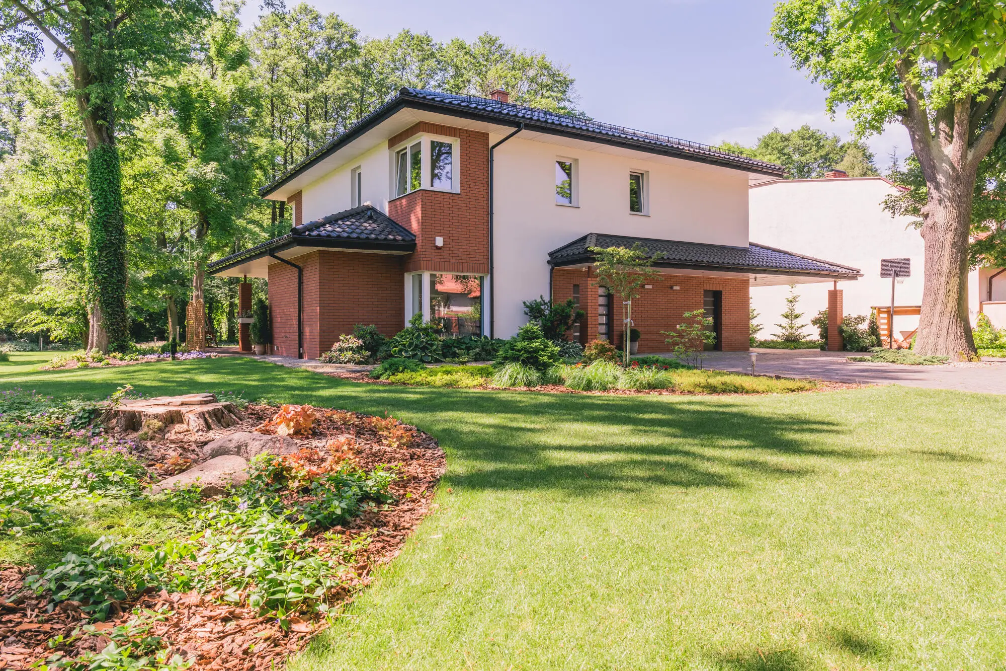 Should I Use a Home Warranty? A Guide for Teaneck, NJ Landlords